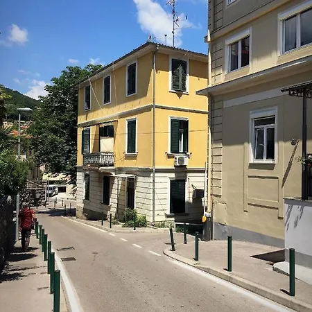 Apartament Rose *